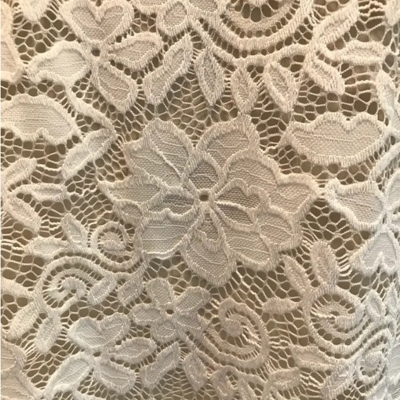 Belle robe chic de dentelle - Picture 2 of 4